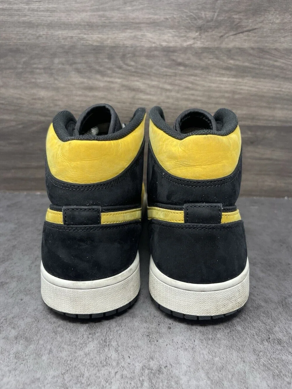 Air Jordan 1 Mid Reverse New Love Mens Size 12 Yellow Black 554724-071